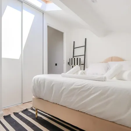 Fancy 3br Duplex Near Port & Old Town | By Airnest