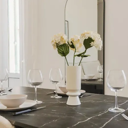 Fancy 3br Duplex Near Port & Old Town | By Airnest Lägenhet *