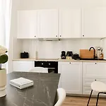 Fancy 3br Duplex Near Port & Old Town | By Airnest *